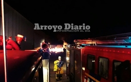 Imagen de Incendio devastador en una arenera de Pueblo Esther