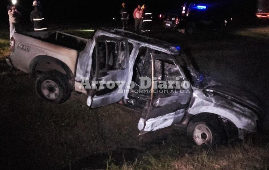 Imagen de Salida de bomberos: incendio de una camioneta en autopista