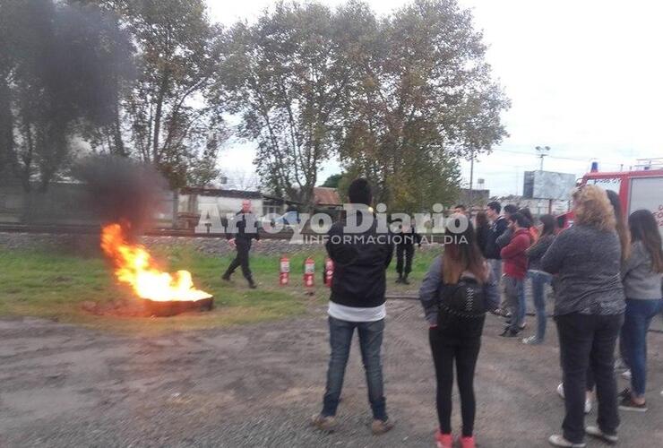 En bloques. Las clases son teóricas y prácticas.