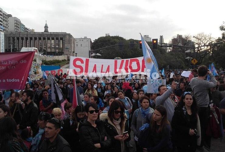 Imagen de Más de 40 mil personas en la marcha en contra del aborto