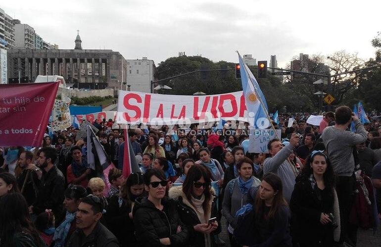 Imagen de Más de 40 mil personas en la marcha en contra del aborto