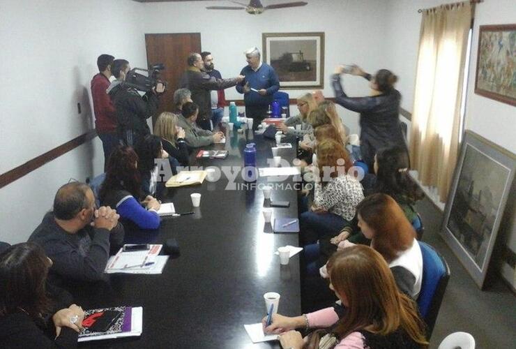 En la municipalidad. La entrega se realizó en la Sala Posta de San Martín del Palacio Municipal. Foto: Nicolás Trabaina