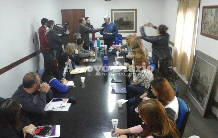En la municipalidad. La entrega se realiz&oacute; en la Sala Posta de San Mart&iacute;n del Palacio Municipal. Foto: Nicol&aacute;s Trabaina