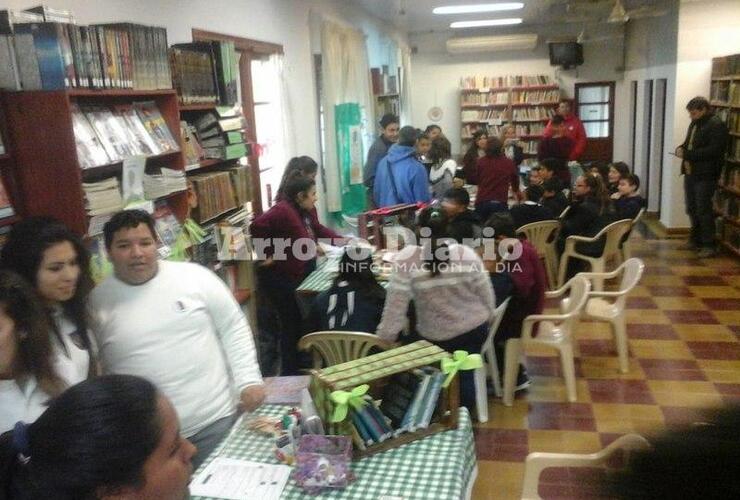 Imagen de La EETP N&deg; 650 organiz&oacute; un Pic � Nic Literio en la Biblio