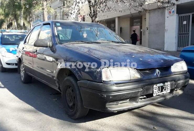 El auto de "los mecheros". El rodado quedó secuestrado y fue trasladado a la comisaría. Foto: Jorge David Cuello