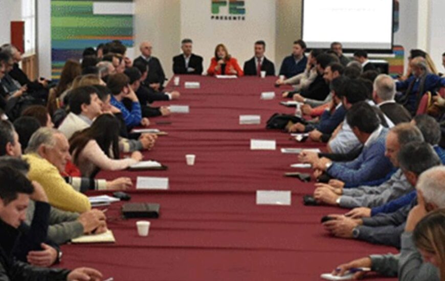 Imagen de La provincia analizó con municipios y comunas la situación del sector productivo