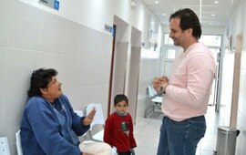 En el lugar. Ferri repas&oacute; las gestiones en salud que realiza la comuna