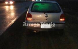 A metros de su auto. El hombre hallado sin vida, estaba tendido sobre la banquina a unos pocos metros de su coche.
