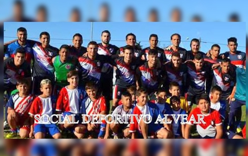 Foto 1: Deportivo Alvear gan&oacute; su primer partido del a&ntilde;o.