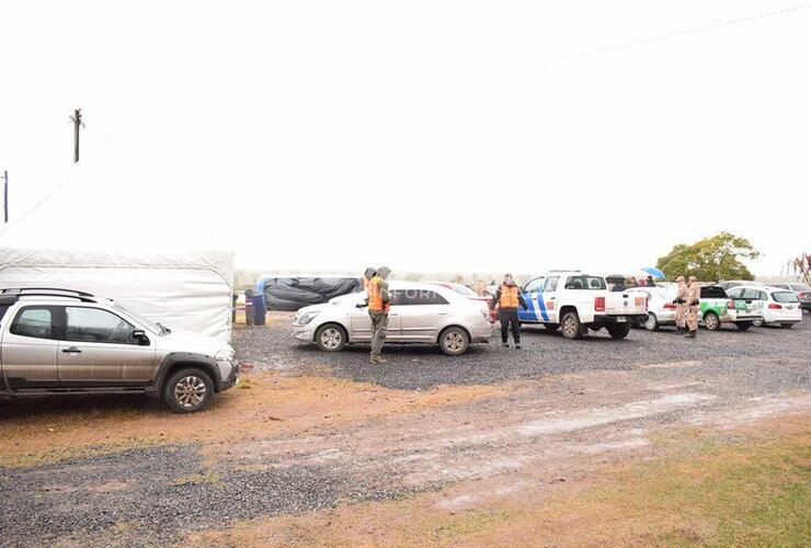 Bajada Colacho. El lugar donde tiene base el Comité de Incidencia y allí mismo aguardan familiares de las demás personas que, por el momento, continúan desaparecidas. Foto: Jorge David Cuello