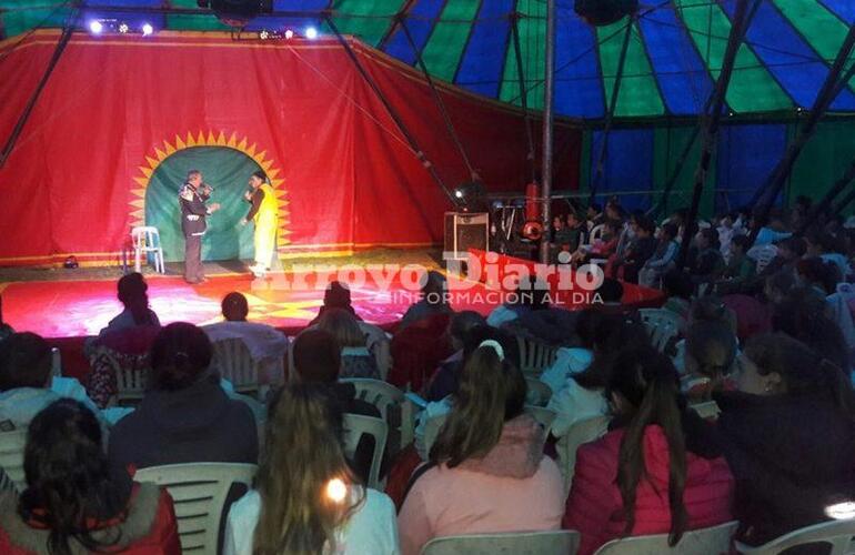 Imagen de La Escuela primaria fue al circo