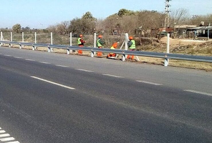 Imagen de Autopista: colocan cercos perimetrales para reforzar la seguridad vial