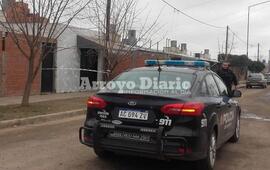 Ser&iacute;a un Peugeot. Seg&uacute;n versiones, los delincuentes se movilizaban en un auto color gris.
