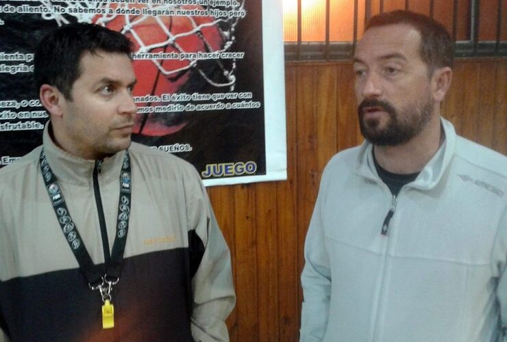 Profesores Luciano Martín y Facundo Sibuloski, entrenadores de Unión Arroyo Seco.