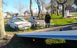 Imagen de Retiran vehículos de la vía pública