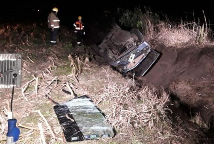 En el zanjón. Así quedó el vehículo luego de despistarse. Foto: La Capital