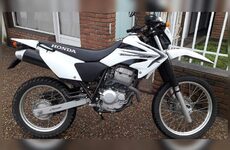 Esta es la moto que ladrones robaron en la tarde de este s&aacute;bado. Foto: FB