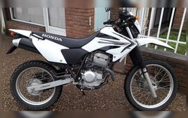 Esta es la moto que ladrones robaron en la tarde de este sábado. Foto: FB