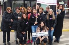 Dale Me Gusta. Podes seguir al grupo a través de su página de facebook: Reinas Tejedoras-Solidarte
