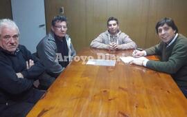Imagen de Autoridades comunales en reuni&oacute;n con representantes del Club N&aacute;utico Bartolom&eacute; Mitre
