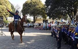 ¡Viva la Patria!. San Martín fue una de las sorpresas durante el acto de esta tarde.