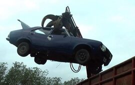 Mayo 2018, auto enviado a compactación. Foto: Canal 2