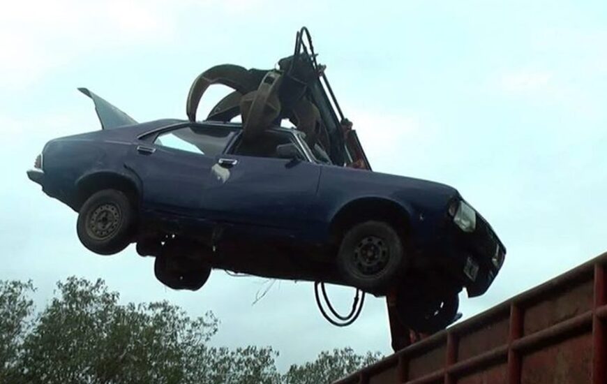 Mayo 2018, auto enviado a compactaci&oacute;n. Foto: Canal 2