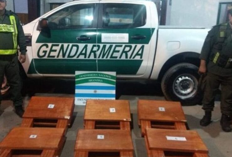 Imagen de Descubren 100 kilos de cocaína ocultos en mesas de madera