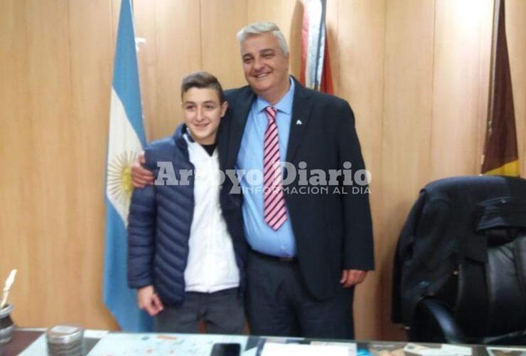 Máximo Concetti fue recibido por el intendente Nizar Esper este viernes. Foto: Gentileza Stella Gasparri.