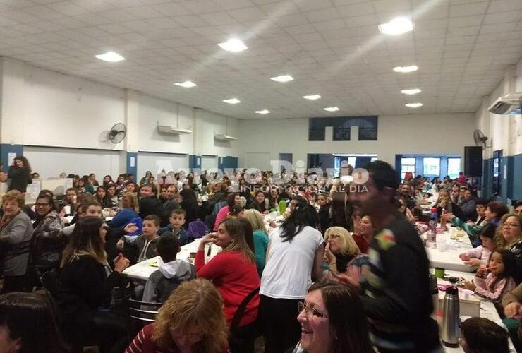 Imagen de Excelente recaudaci&oacute;n en el bingo de la Escuela Secundaria