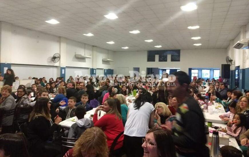Imagen de Excelente recaudaci&oacute;n en el bingo de la Escuela Secundaria