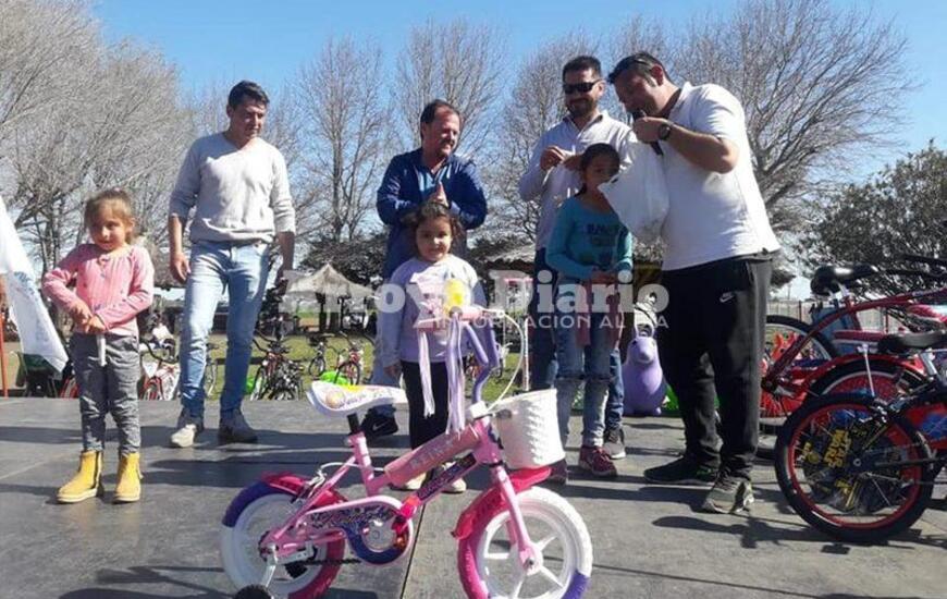 Imagen de Los camioneritos tuvieron su festejo del D&iacute;a del Ni&ntilde;o