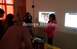 Imagen de Alumnos de la EETN N&deg; 650 en evento de Punto Digital en Villa Gobernador G&aacute;lvez