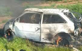 Así quedó el vehículo siniestrado en la ruta 90. Foto: La Capital