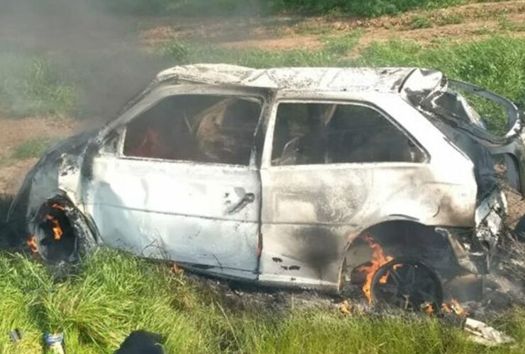 Así quedó el vehículo siniestrado en la ruta 90. Foto: La Capital