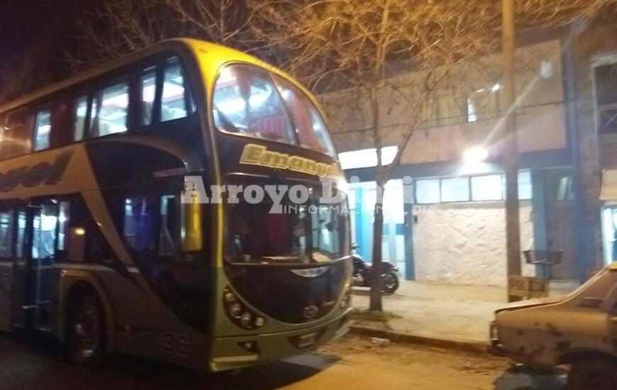 Por la cantidad de demorados y para un mejor trabajo policial; el colectivo fue trasladado hacia la seccional 27ma de Arroyo Seco.