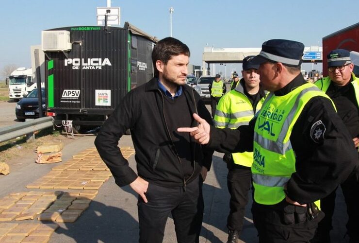 Imagen de Policía de Seguridad Vial (PSV) secuestró un cargamento de 392 kg de droga en Autopista Rosario Córdoba