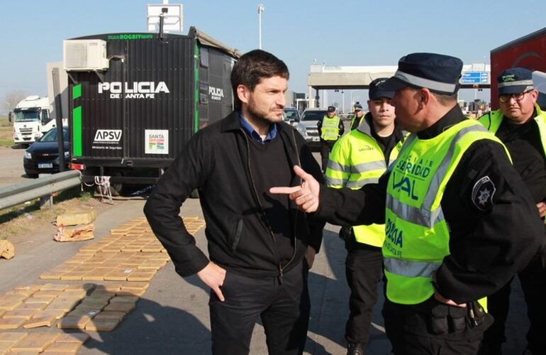 Imagen de Policía de Seguridad Vial (PSV) secuestró un cargamento de 392 kg de droga en Autopista Rosario Córdoba