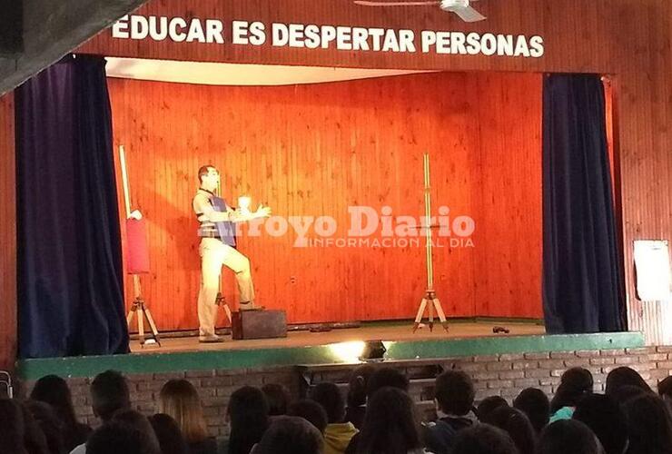 Imagen de El programa Educando con Teatro llegó a la Escuela Secundaria