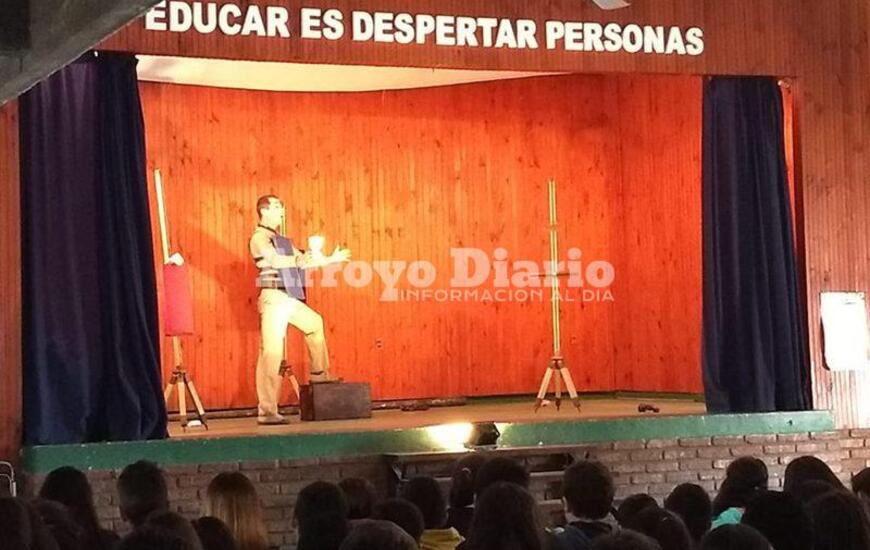 Imagen de El programa �Educando con Teatro� lleg&oacute; a la Escuela Secundaria