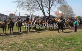 Imagen de La Marcha Sanmartiniana pas&oacute; por Fighiera