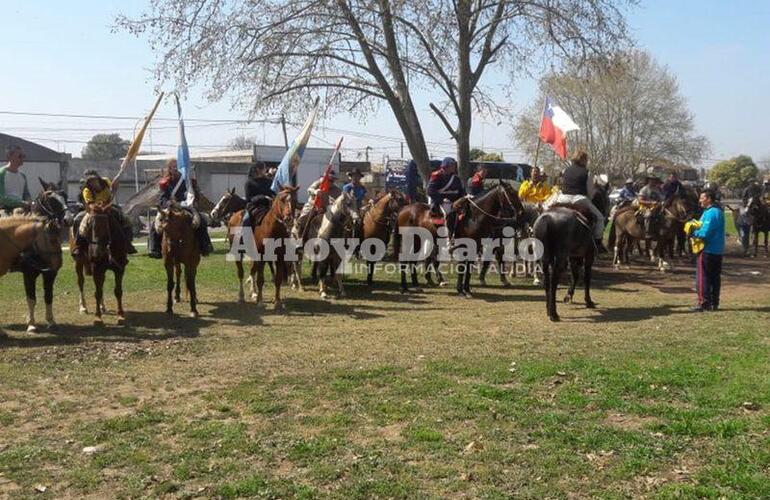 Imagen de La Marcha Sanmartiniana pasó por Fighiera