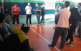 En el polideportivo. La asamblea se realiz&oacute; en las instalaciones del polideportivo comunal de Fighiera.