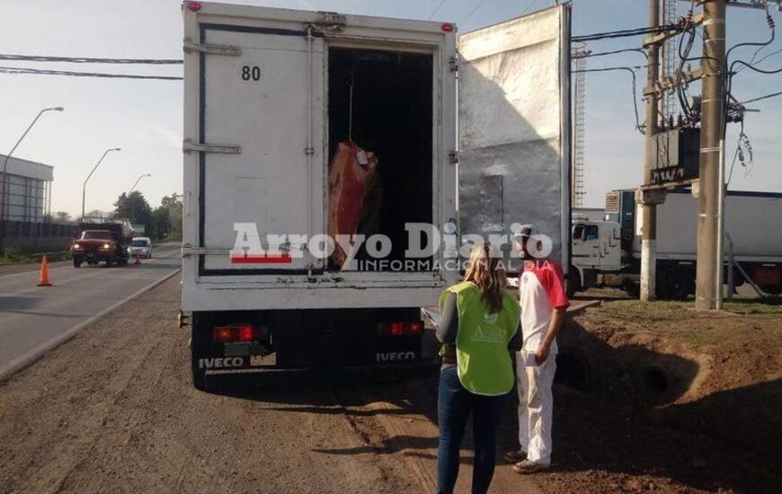 Acceso norte por Ruta 21. Personal municipal efectu&oacute; controles en distintos ingresos a la ciudad.