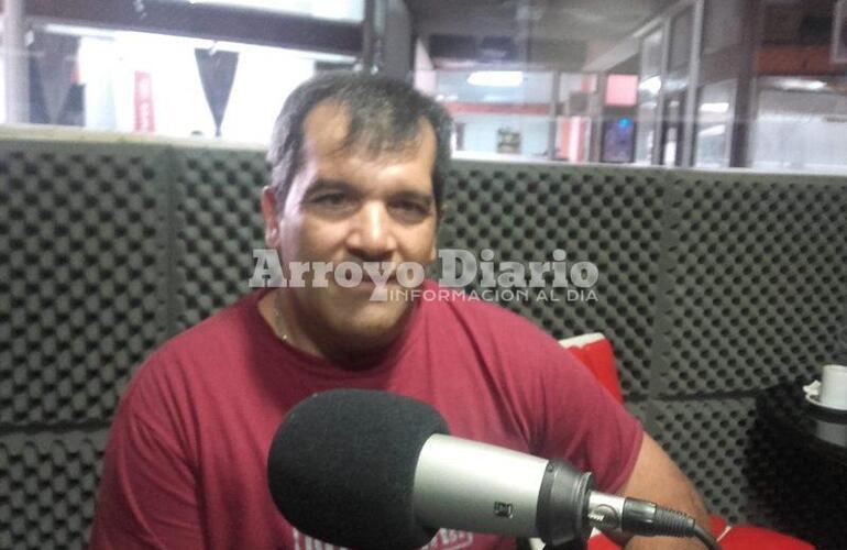 En la radio. Miguel Roldán, Secretario de Deportes del SITRAM Arroyo Seco.