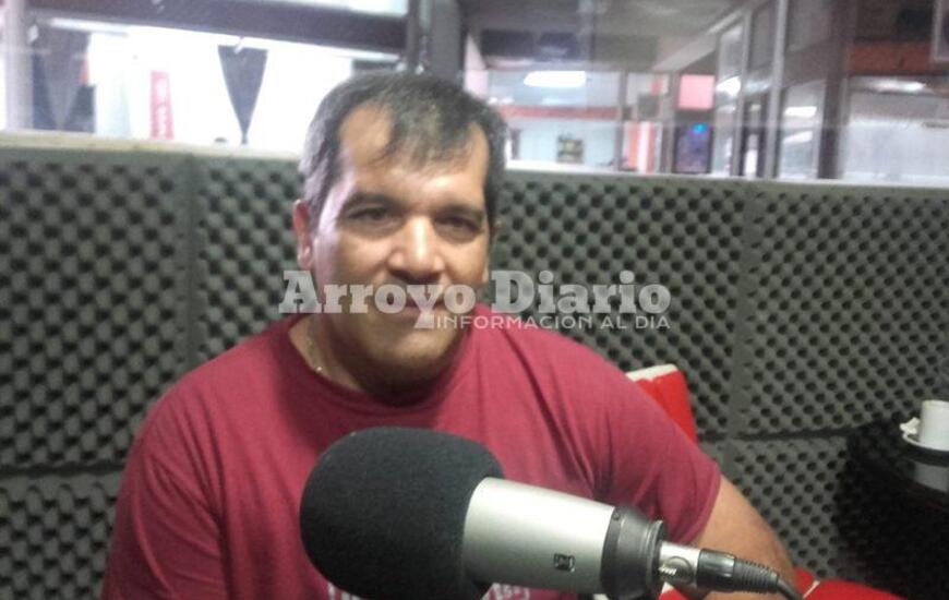 En la radio. Miguel Roldán, Secretario de Deportes del SITRAM Arroyo Seco.