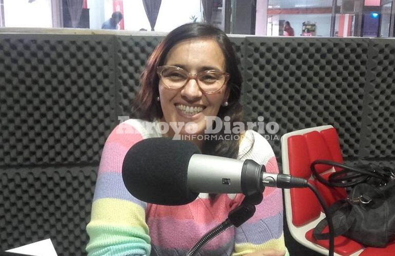 En la radio. La médica pasó por Radio Extremo y aprovechamos para hablar sobre parte del funcionamiento del "Ramón Carillo"