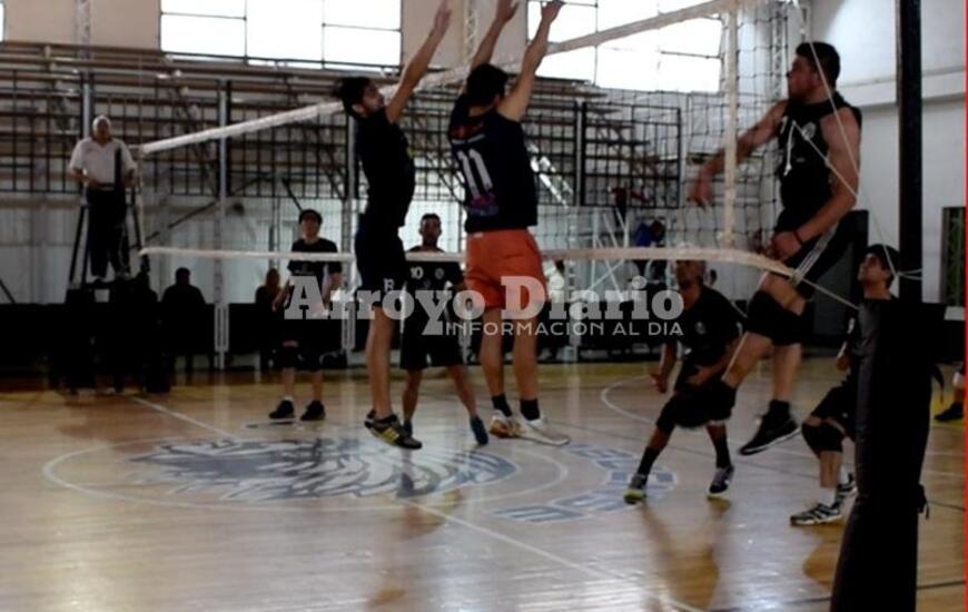 Imagen de El V&oacute;ley Masculino de Athletic sigue en Racha