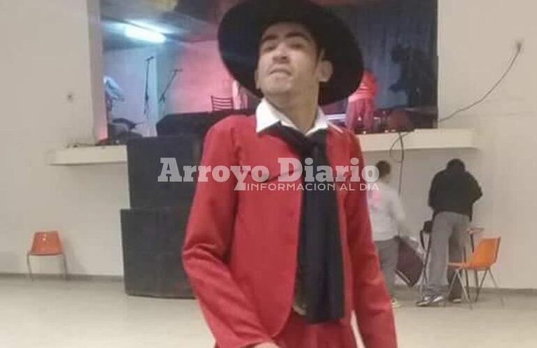 Pancho dirige desde el Taller de Danzas El Chúcaro.