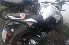 YAMAHA FZ - S F1 color blanca. La moto robada fue trasladada a la comisaría y luego entregada a su dueña.
